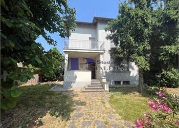 OTTIMA VILLA INDIPENDENTE O BIFAMILIARE