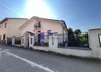 AMPIA VILLA SINGOLA